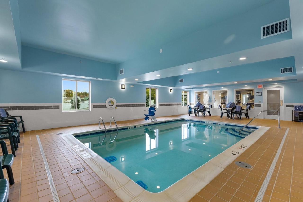 Candlewood Erie By Ihg 2*