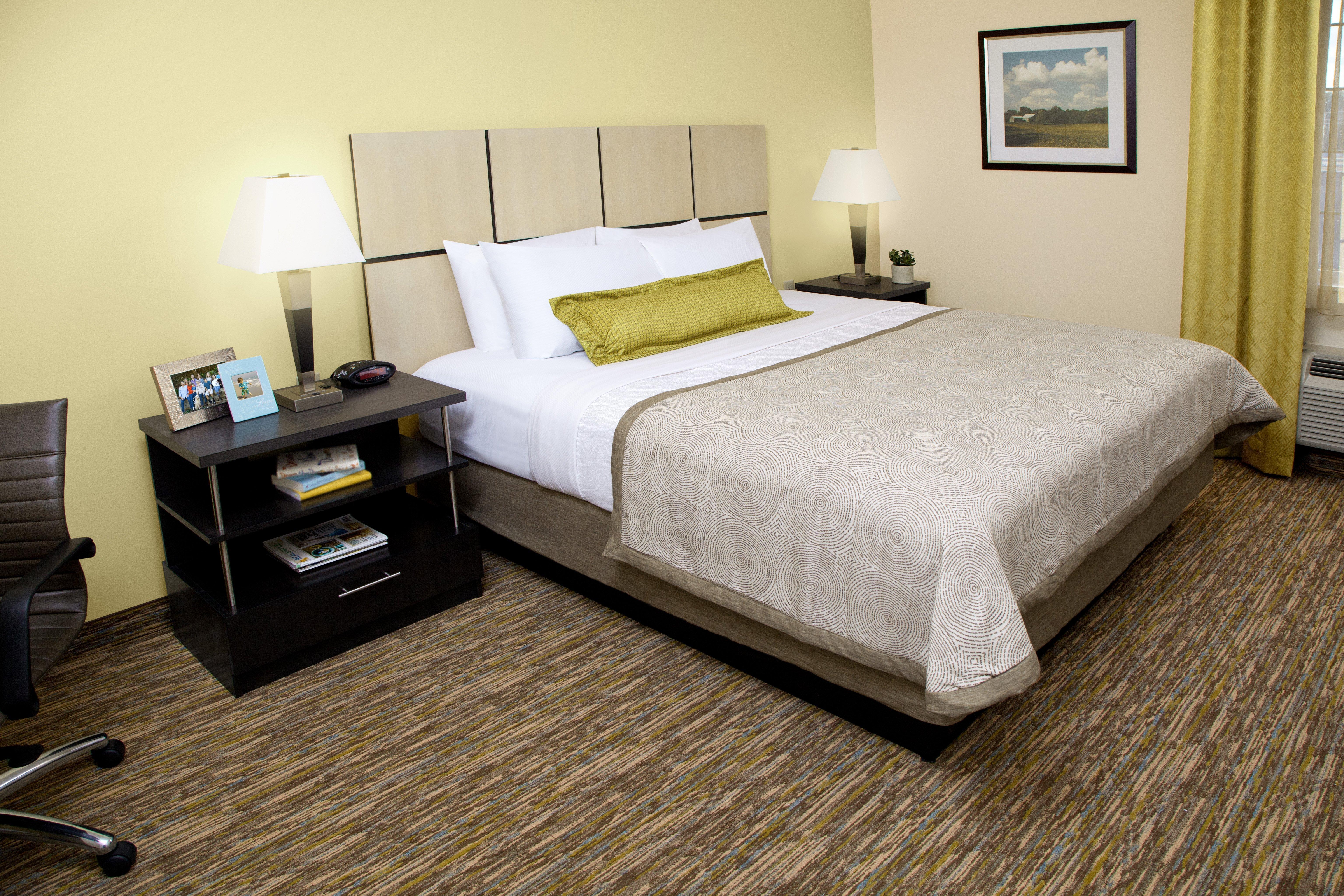 Candlewood Erie By Ihg 2*